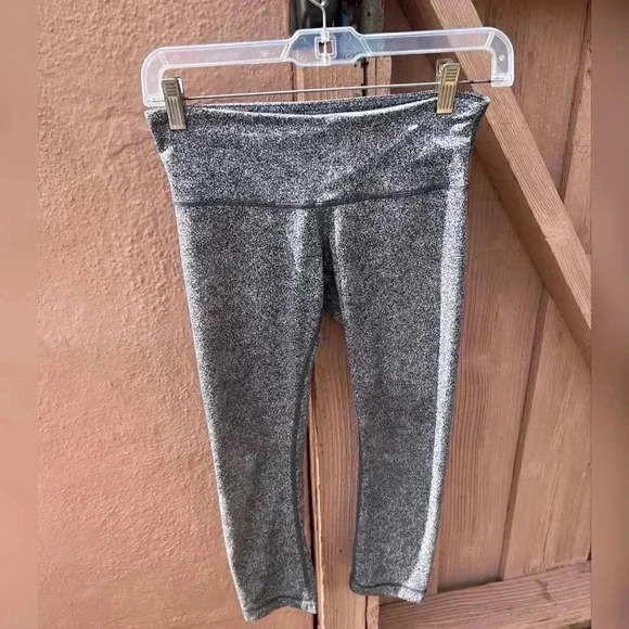 Lululemon 
Wunder Under High Rise Crop Leggings - Picture 5 of 7